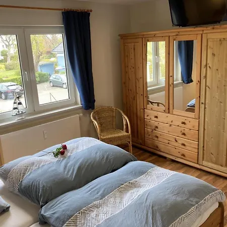 Apartment 9 Meer-ruhe Im Haus Stranddistel Komfortable Im 1 Og Fuer 4 Personen In Zingst