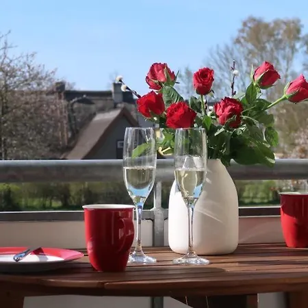 Apartment 9 Meer-ruhe Im Haus Stranddistel Komfortable Im 1 Og Fuer 4 Personen In Zingst
